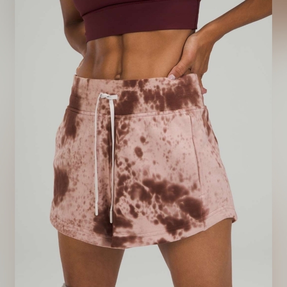 Lululemon - Picture 1 of 7